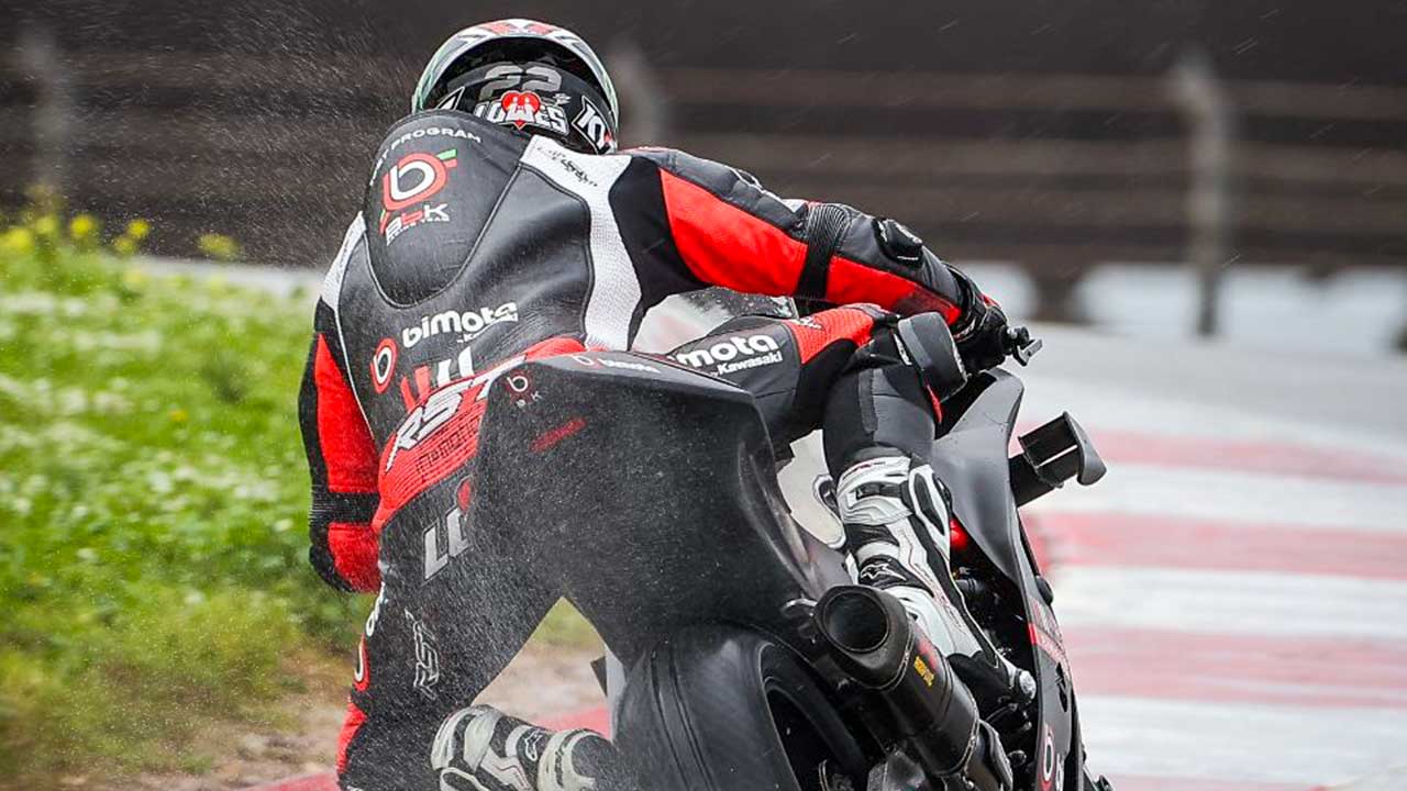 Com dois dias originalmente previstos, a passagem do Mundial Superbike pelo Autódromo Internacional do Algarve (AIA) foi validada apenas com metade do dia inaugural.