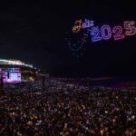 A despedida do «ano velho» e a entrada em 2025 com o Albufeira Carpe Nox, na Praia dos Pescadores, já é uma referência dos principais cartazes de réveillon em Portugal.