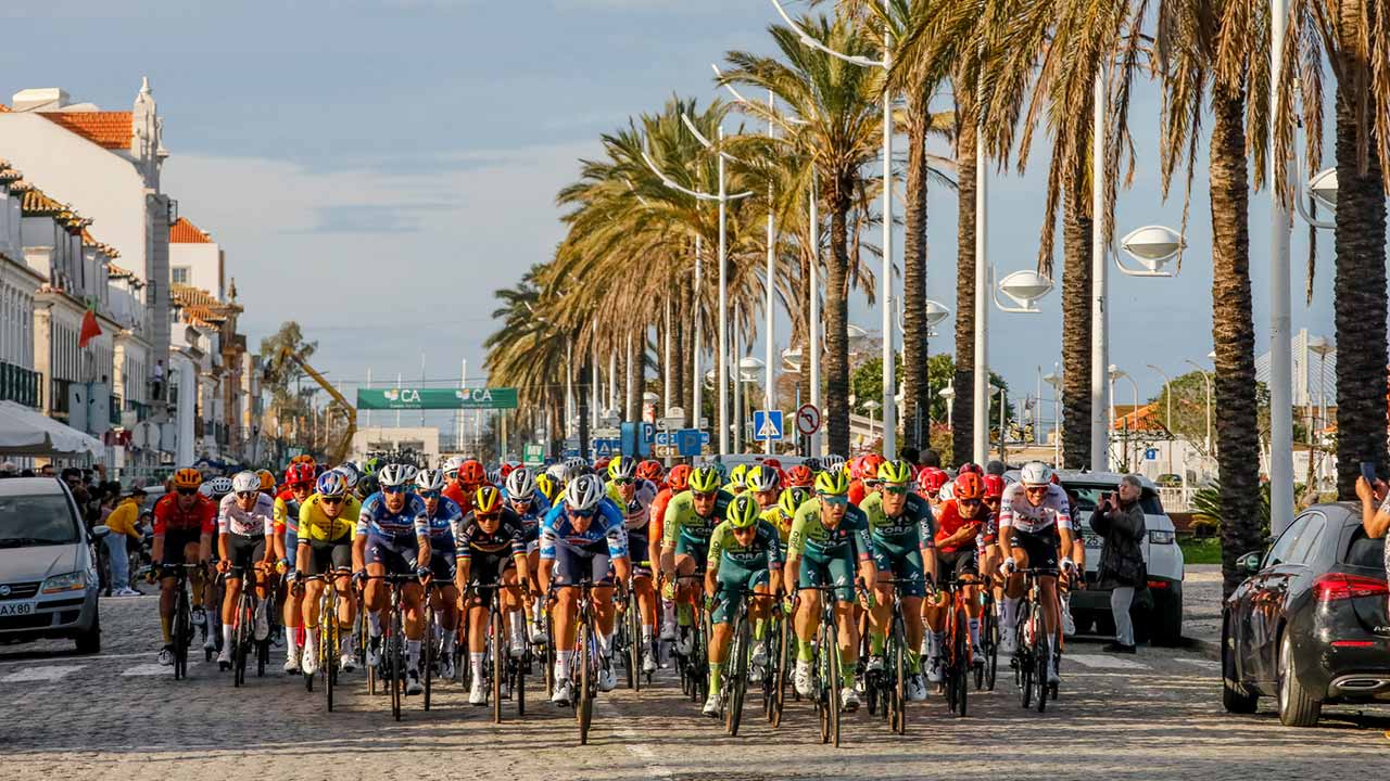 Eventos desportivos e enoturismo são as apostas da Região de Turismo do Algarve na Fitur, em Madrid, com o objetivo de atrair turistas espanhóis e de todo o mundo.