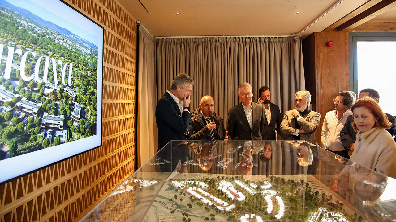 Maria da Graça Carvalho, ministra do Ambiente e Energia, visitou o empreendimento Arcaya, em Vilamoura, que se diferencia pela abordagem de construção sustentável e boas práticas ambientais.