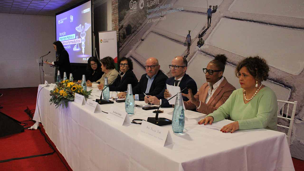 A cerimónia de boas-vindas aos 202 novos médicos internos da Unidade Local de Saúde do Algarve contou com a presença da CCDR do Algarve, na pessoa da sua vice-presidente.