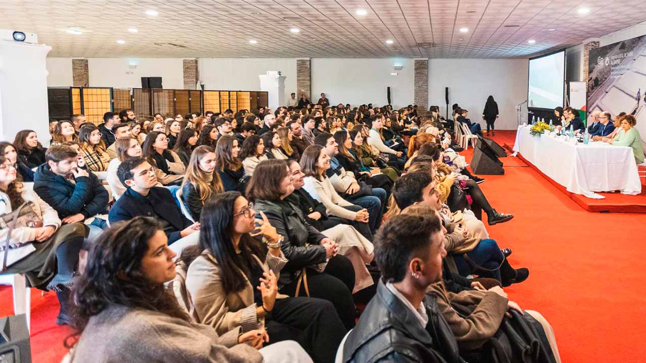 Francisco Amaral deu as boas-vindas aos mais de 200 novos médicos internos que vão trabalhar na Unidade Local de Saúde do Algarve, pedindo para que se fixem na região.