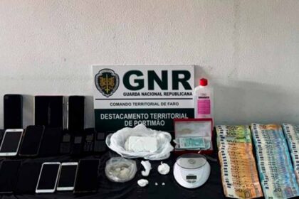 Quatro detidos e cerca de 2.000 doses estupefacientes apreendidas foi o resultado de uma investigação de 18 meses da GNR focada nos concelhos de Portimão, Lagos e Lagoa.