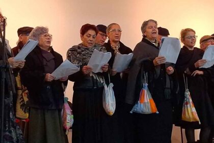 A freguesia da Guia, em Albufeira, volta a honrar as tradições locais com a realização do Encontro de Janeiras, um evento organizado pela Junta de Freguesia que marca o encerramento do calendário festivo iniciado no final de novembro com o Mercado de Natal.