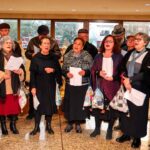 O grupo de Cantares de Paderne «Força da Tradição» e Tuna da Universidade Sénior de Albufeira juntaram-se para cantarem as Janeiras ao executivo municipal.