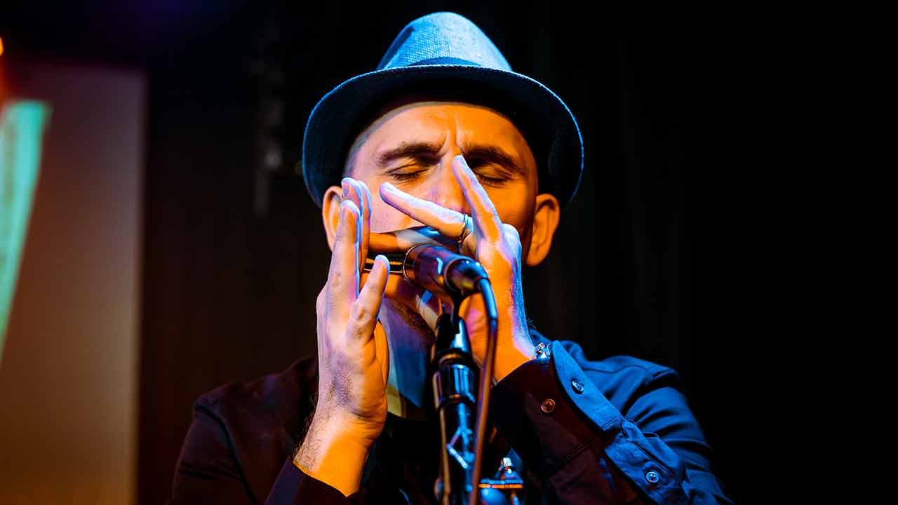 Um concerto de Little Orange Trio, celebra os 20 anos do programa «BLUESmente Falando» da RUA FM. Está agendado para sábado, dia 11 de Janeiro, às 21h30, no Auditório da IPDJ, em Faro