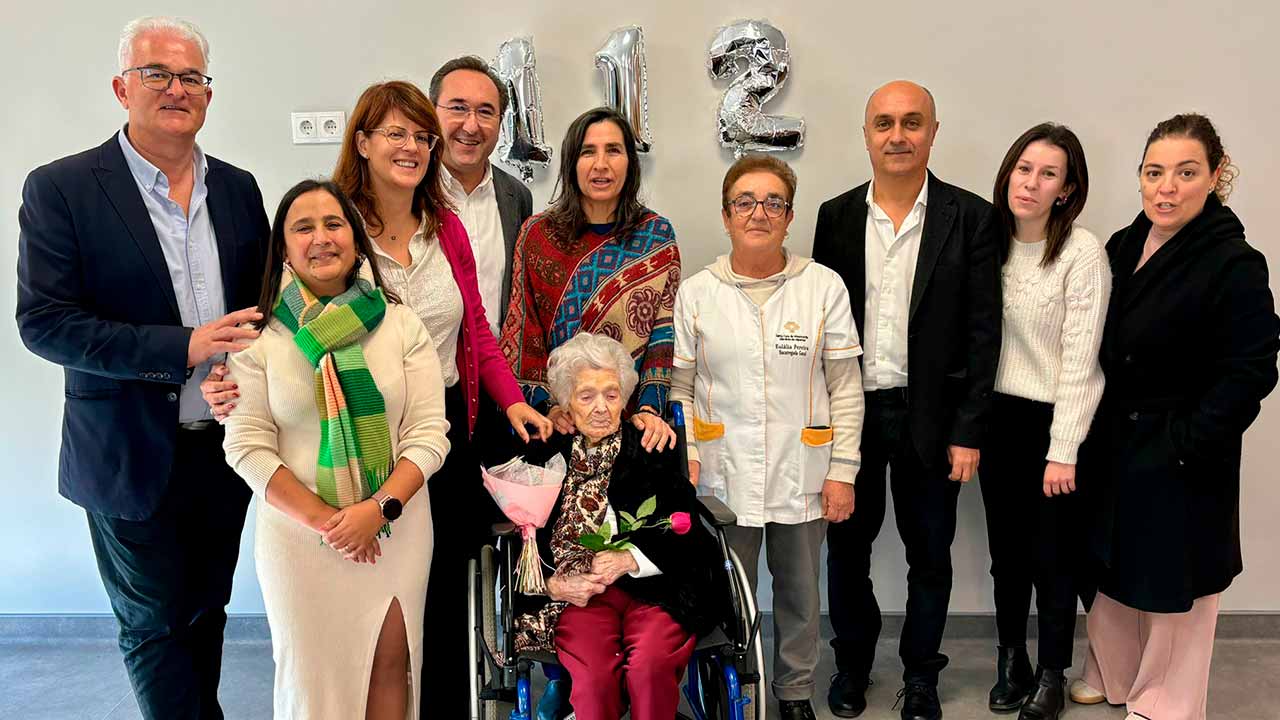 Maria da Conceição é a mulher mais idosa de Portugal, vive em São Brás de Alportel e completou 112 anos a 22 de dezembro último com uma festa na Santa Casa da Misericórdia.
