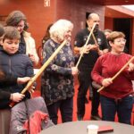 A festa do 1.º aniversário do Museu de Vila do Bispo - Celeiro da História uniu miúdos e graúdos num dia animado por tocadores de «cana rachada».