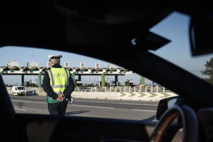 Vinte pessoas morreram em acidentes rodoviários desde o início da Operação «Natal e Ano Novo 2024/2025» da Guarda Nacional Republicana (GNR), em 18 de dezembro, disse à agência Lusa fonte da guarda.