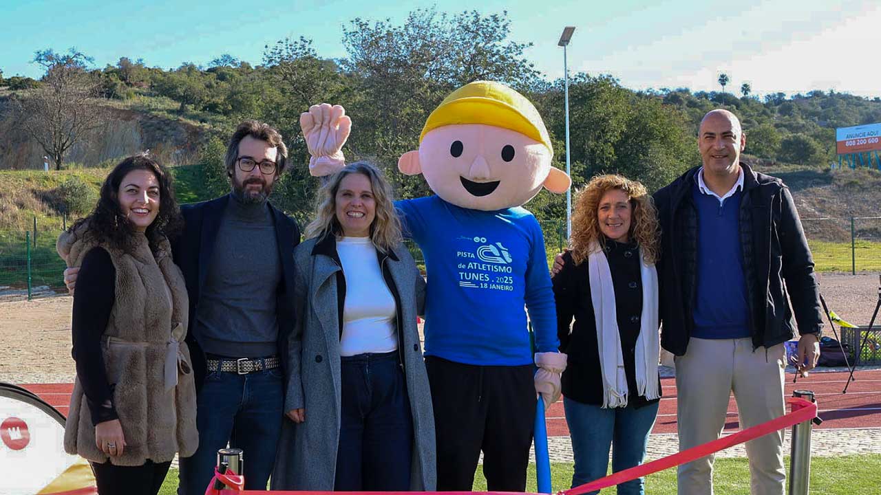 A nova Pista de Atletismo de Tunes, investimento do município de Silves que ascendeu os 270 mil euros, já funciona desde dia 18 de janeiro.