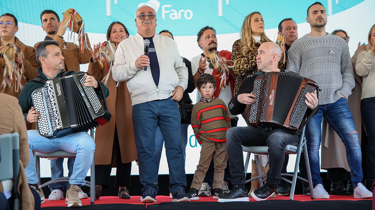 A nova ponte da Praia de Faro foi inaugurada esta manhã por Maria da Graça Carvalho, ministra do Ambiente e Energia. Autarca Rogério Bacalhau considera a infraestrutura, «um marco para o futuro».