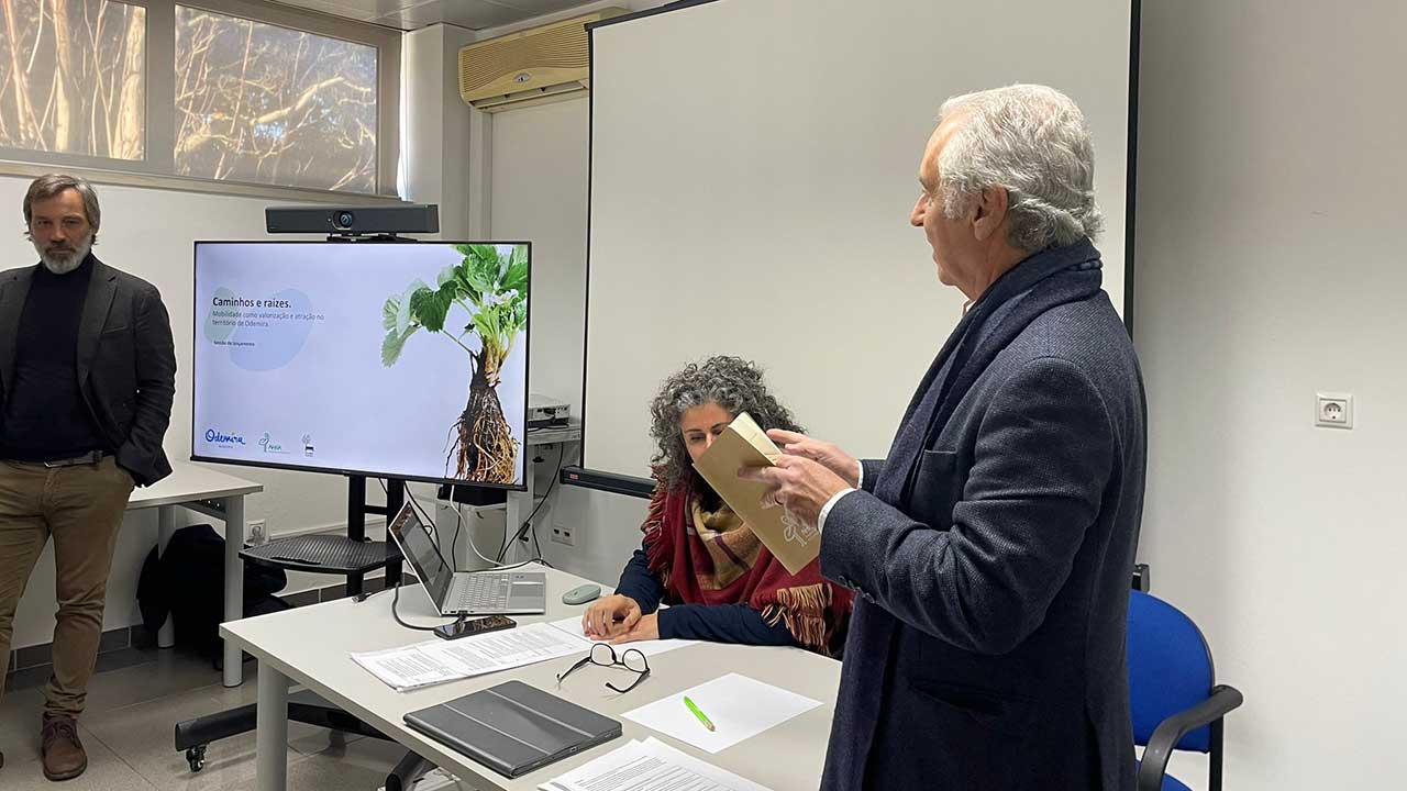 A AHSA – Associação de Horticultores, Fruticultores e Floricultores dos Concelhos de Odemira e Aljezur recebeu o lançamento do projeto Caminhos e Raízes, que vai melhorar a mobilidade na região.