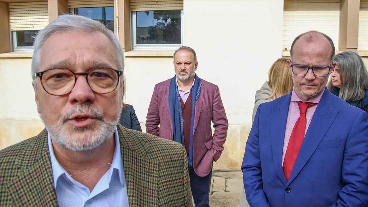 O secretário-geral da União Geral de Trabalhadores (UGT), Mário Mourão, está hoje em Faro numa visita de trabalho, onde reuniu com o presidente do conselho de administração da Unidade Local de Saúde (ULS) do Algarve, Tiago Botelho.