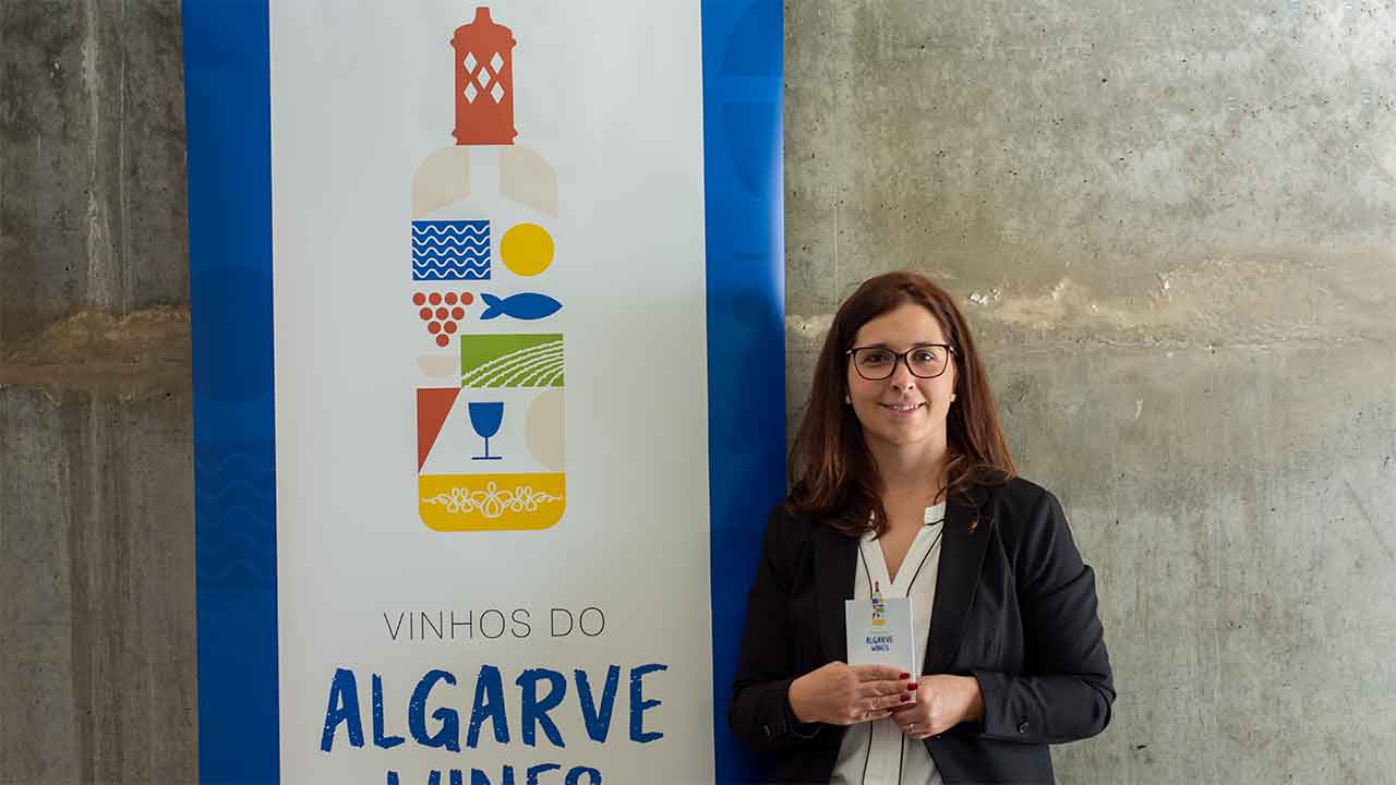 Região produziu 1.982.177 litros de vinho em 2024. Comissão Vitivinícola do Algarve (CVA) estima um aumento de 20 por cento, em relação ao ano anterior.