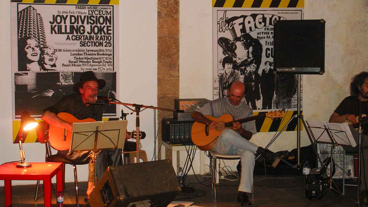 Agradeço com o coração, de mãos dadas com a mais completa e desconhecida humanidade, ao Boris Bugerov e ao Bob Dylan.