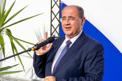 O Partido Socialista (PS) Faro questiona o PSD «sobre as condições políticas de Rogério Bacalhau para continuar no cargo» de presidente da Câmara Municipal.