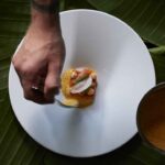 O Guia Michelin Portugal 2025 voltou a reconhecer o restaurante Ocean, no Vila Vita Parc, em Lagoa, reafirmando a sua posição como um dos mais distintos destinos de fine dining em Portugal, mantendo as suas duas estrelas Michelin.