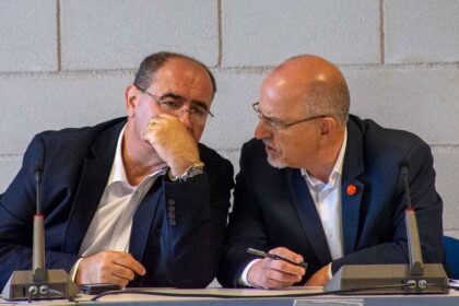 O Partido Socialista (PS) diz que Tiago Botelho, recém nomeado presidente da Unidade Local de Saúde (ULS) Algarve pelo PSD, «assumiu ter comunicado ao governo a decisão de não avançar com a construção» do Centro Oncológico do Algarve (CORS). 