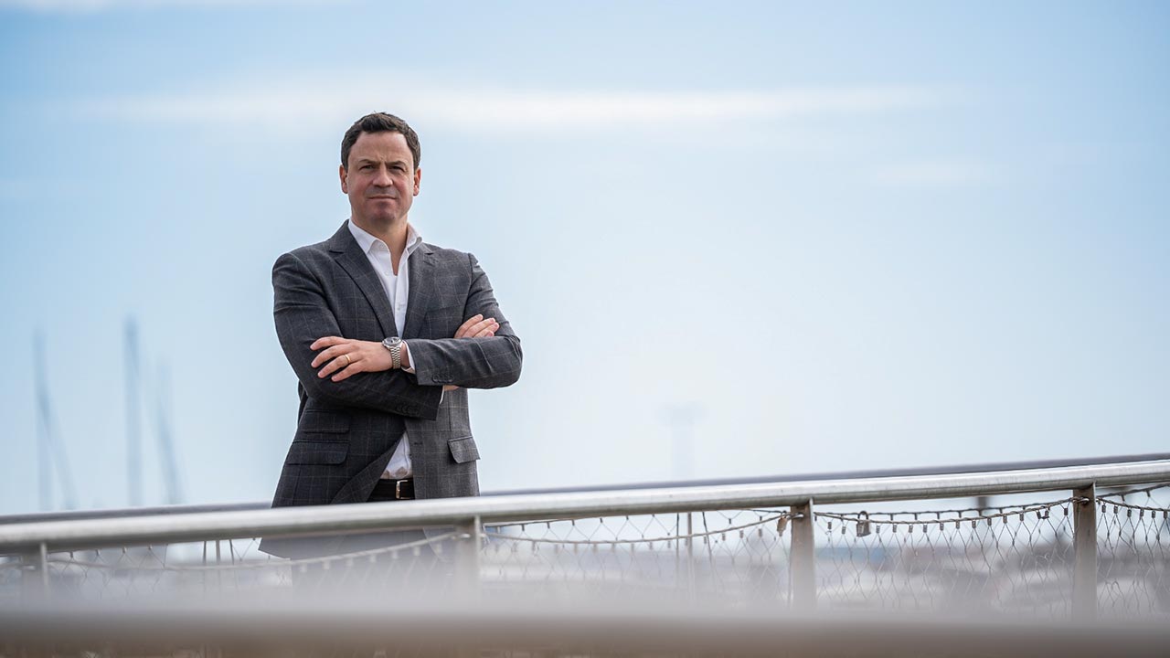 Atual vereador, presidente da concelhia e candidato do Partido Socialista (PS) à Câmara Municipal de Olhão nas próximas eleições autárquicas, Ricardo Calé quer melhorar a qualidade de vida da população, e sobretudo, afirmar ainda mais a cidade cubista como Capital da Ria Formosa.