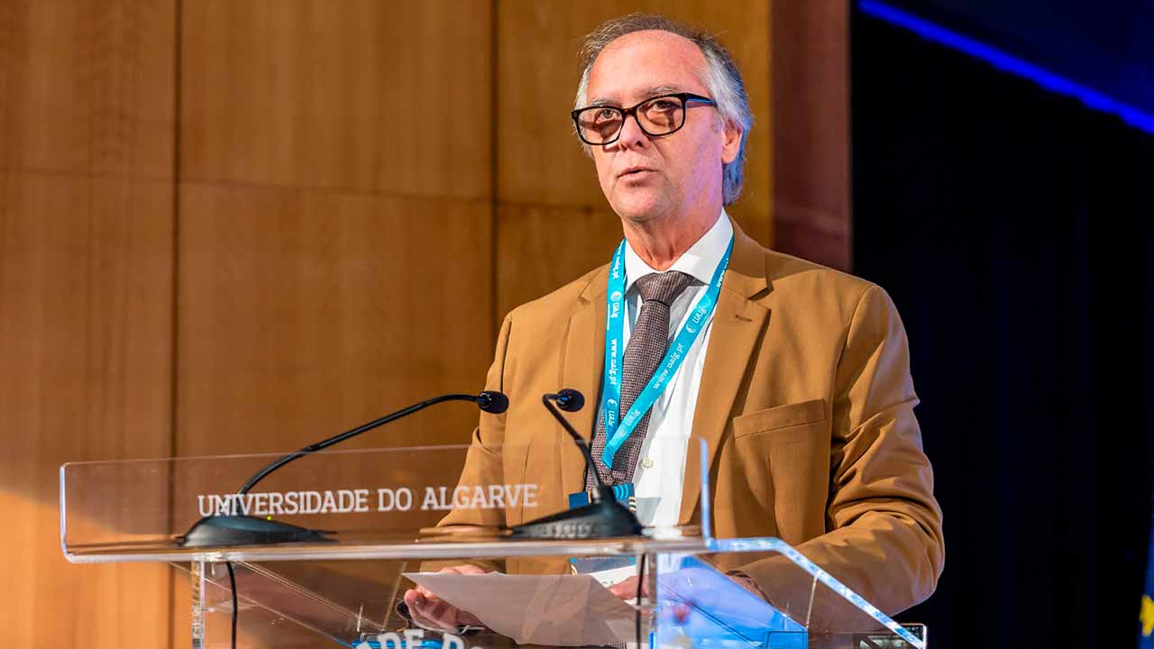 As Bolsas de Excelência da UAlg já premiaram 774 estudantes, totalizando um apoio de mais de 626.560 mil euros, desde o ano letivo 2012/2013.
