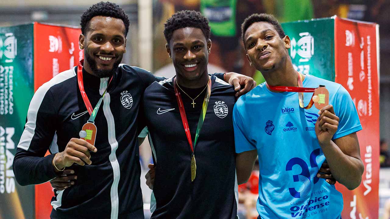 O atleta algarvio Ussumani Djumo é já o terceiro melhor barreirista em Portugal e bate pela segunda vez, esta época, o recorde regional de Viana do Castelo que durou 23 anos inalterado.