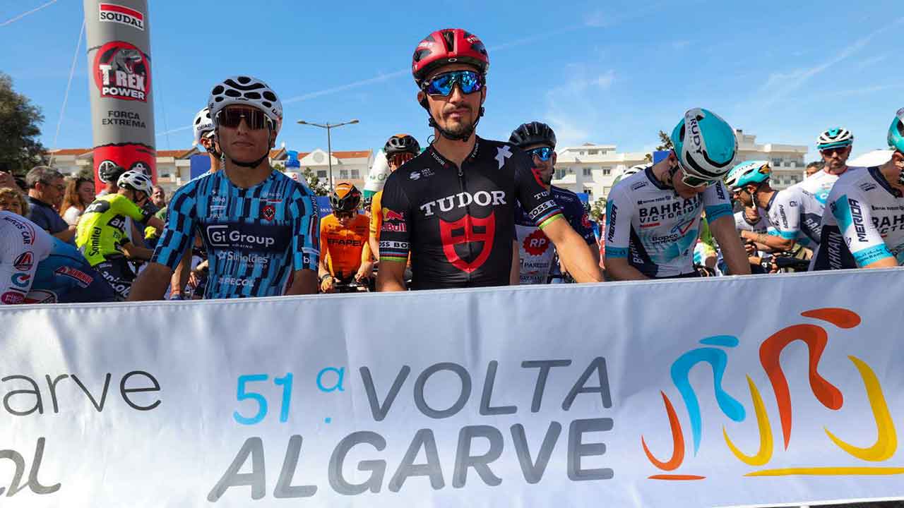 O diretor da Volta ao Algarve admitiu hoje a necessidade de «uma estrutura mais robusta», considerando que a anulação da primeira etapa foi «o mal possível» para não prejudicar os ciclistas que não cortaram a meta.