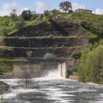 Esta terça-feira de manhã, começou uma descarga de segurança na barragem de Odeleite, que estava a 98 por cento do volume total, seguida de outra no Beliche, também quase cheia.