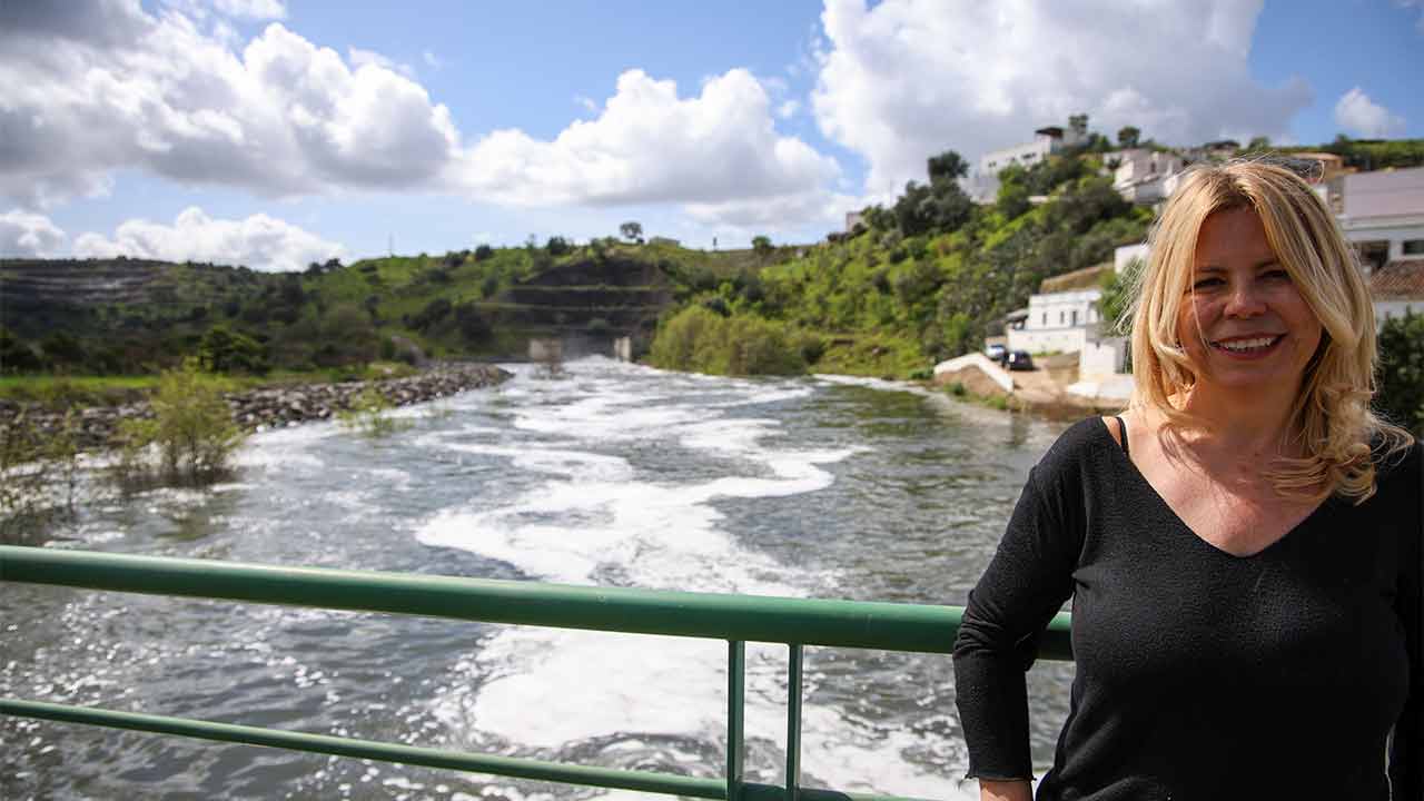 Esta terça-feira de manhã, começou uma descarga de segurança na barragem de Odeleite, que estava a 98 por cento do volume total, seguida de outra no Beliche, também quase cheia.