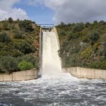Esta terça-feira de manhã, começou uma descarga de segurança na barragem de Odeleite, que estava a 98 por cento do volume total, seguida de outra no Beliche, também quase cheia.