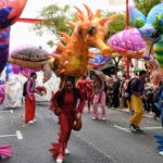 No segundo dia de Carnaval de Loulé, 15 carros alegóricos animaram os cerca de 10 mil visitantes que se juntaram na Avenida José da Costa Mealha.