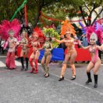 No segundo dia de Carnaval de Loulé, 15 carros alegóricos animaram os cerca de 10 mil visitantes que se juntaram na Avenida José da Costa Mealha.