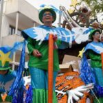 No segundo dia de Carnaval de Loulé, 15 carros alegóricos animaram os cerca de 10 mil visitantes que se juntaram na Avenida José da Costa Mealha.