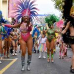 No segundo dia de Carnaval de Loulé, 15 carros alegóricos animaram os cerca de 10 mil visitantes que se juntaram na Avenida José da Costa Mealha.