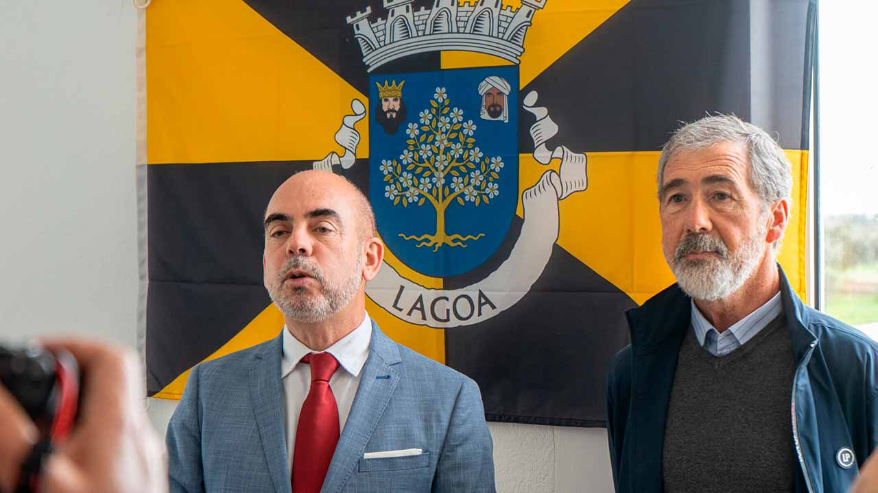 O novo Centro de Distribuição e Gestão de Águas está inaugurado, num investimento de 578.709,69 euros na melhoria dos serviços de água e saneamento do concelho.