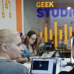 A ETIC_Algarve recebeu os parceiros europeus do GameCrit, um projeto Erasmus+ que visa a implementação de videojogos e jogos digitais como ferramenta pedagógica para o desenvolvimento do pensamento crítico dos jovens.