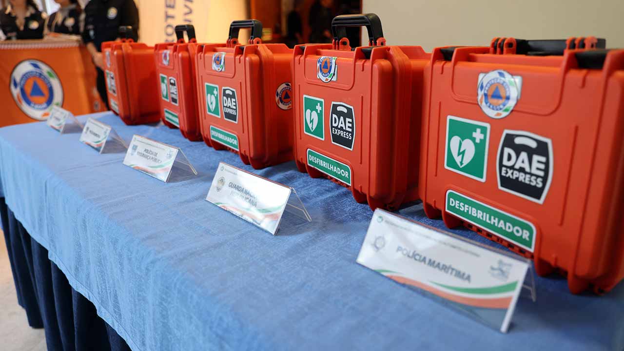 Lagos deu mais um passo importante na promoção da segurança e bem-estar da sua população com a apresentação oficial do Programa Municipal de Desfibrilhação Automática Externa.