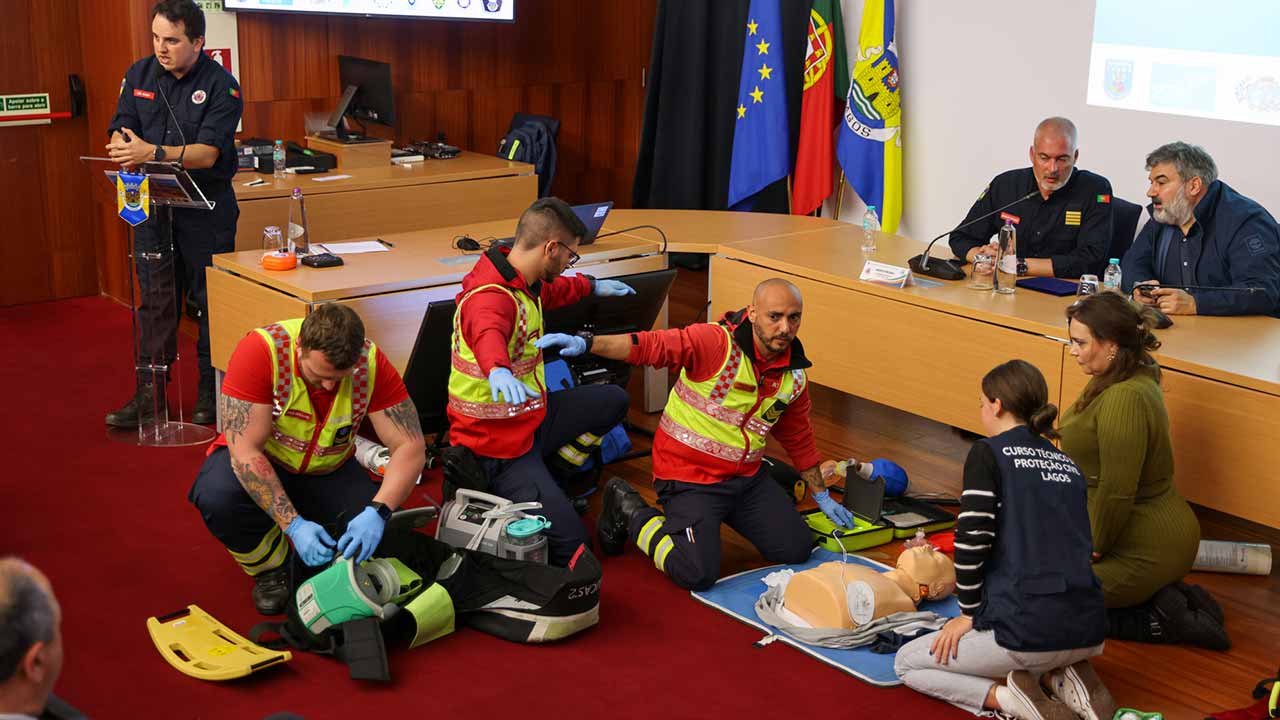 Lagos deu mais um passo importante na promoção da segurança e bem-estar da sua população com a apresentação oficial do Programa Municipal de Desfibrilhação Automática Externa.