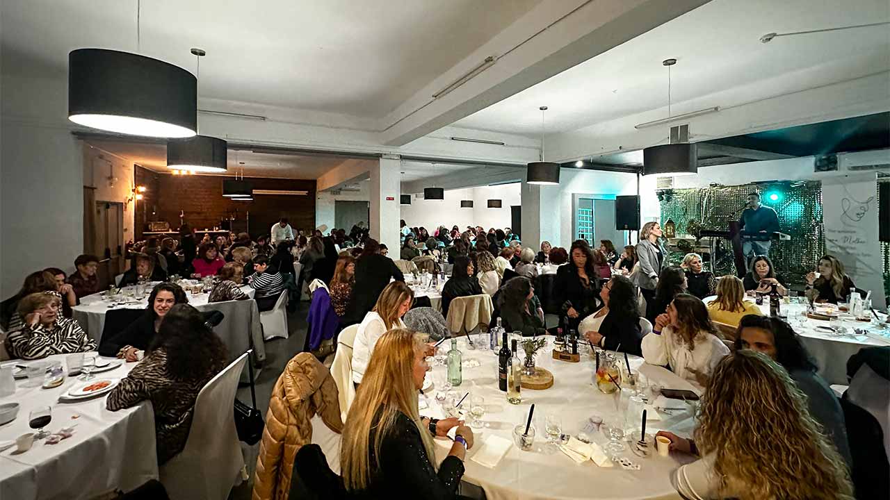 150 mulheres uniram-se para dar força à candidatura de Marlene Guerreiro à liderança do município de São Brás de Alportel, num jantar na noite de 8 de março.