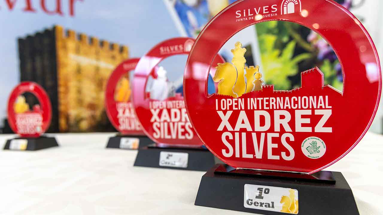 A estreia do Open Internacional de Xadrez de Silves trouxe 94 jogadores à cidade algarvia, entre 1 e 7 de março, num torneio que se destacou pela qualidade e competitividade.