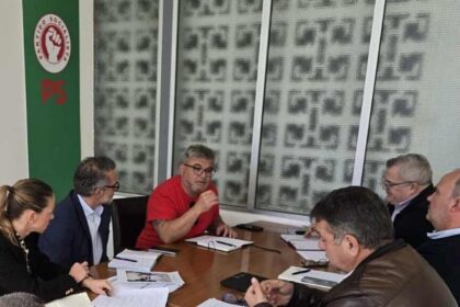 PSD Faro critica António Miguel Pina, presidente da Câmara Municipal de Olhão por ter reunido com o Sindicato dos Bombeiros Profissionais acerca dos problemas dos Sapadores de Faro.