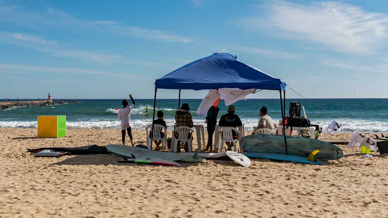 A Praia da Rocha, em Portimão, recebe de 5 a 9 de março a primeira edição do Portimão SURFEST, o maior festival de surf já realizado no Algarve.