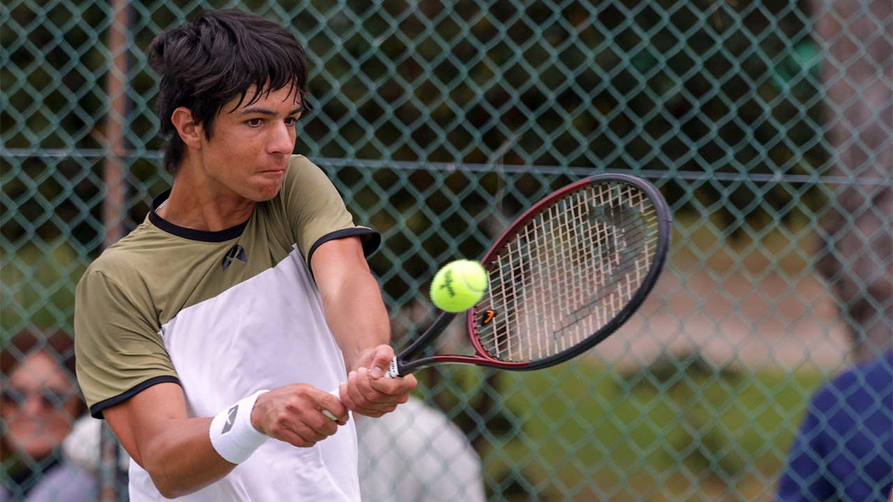 Francisco Rocha encerrou ontem o Vale do Lobo Open ao sagrar-se campeão de pares. Tiago Pereira terminou como finalista de singulares.