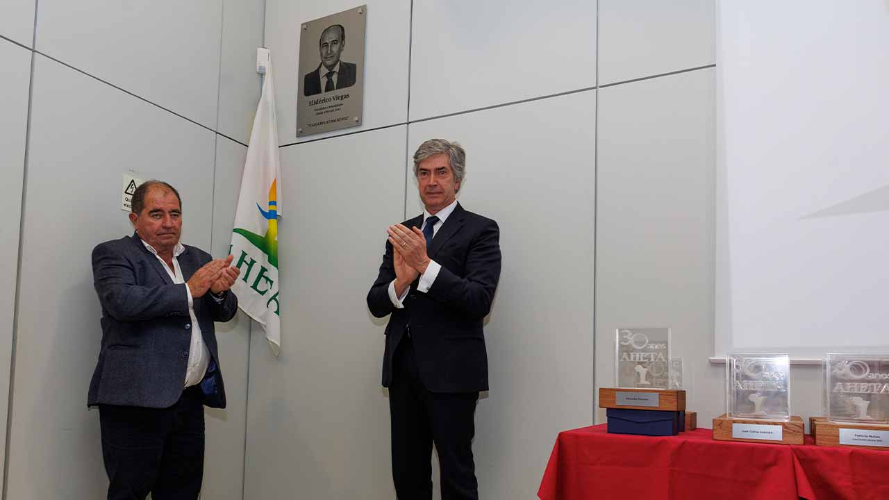 A AHETA está a celebrar os 30 anos, sendo que a primeira iniciativa culminou com a homenagem a associados e personalidades importantes para a associação.