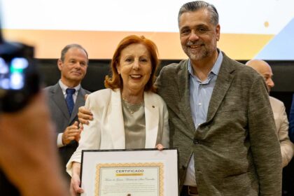 Maria da Graça Carvalho garantiu hoje em Faro que o Algarve é «prioridade nacional» para a Aliança Democrática (AD) , caso a coligação PSD/CDS-PP venha a formar governo após as legislativas de 18 de março.