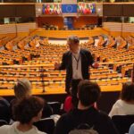 Uma turma do 10.º ano do Agrupamento de Escolas Dr. Francisco Fernandes Lopes (AEFFL), de Olhão, visitou a cidade de Bruxelas e o Parlamento Europeu, a convite do eurodeputado Sebastião Bugalho.
