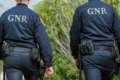 Uma mulher de nacionalidade italiana foi dada como desaparecida no domingo numa zona rural em Monchique, revelou à Lusa fonte do Comando Regional de Emergência e Proteção Civil do Algarve.