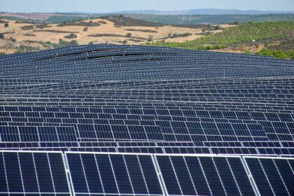 O Grupo de Estudos de Ordenamento do Território e Ambiente (GEOTA) exige um reforço da eficiência energética em Portugal e uma produção descentralizada de energias renováveis, para uma maior resiliência do abastecimento de eletricidade e evitar apagões.