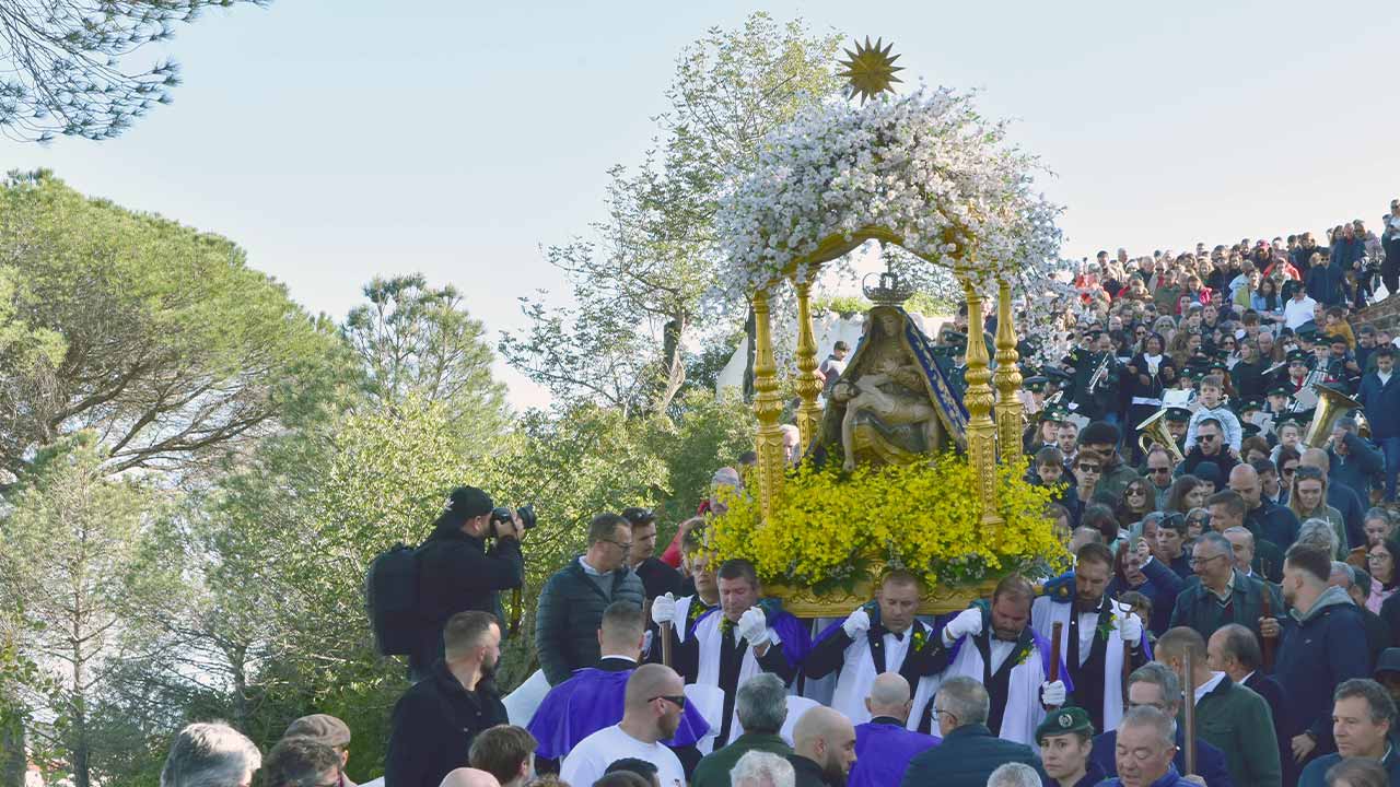 A Festa Pequena da Mãe Soberana, em Loulé, momento de homenagem a Nossa Senhora da Piedade, marca o início das celebrações da Páscoa no concelho.