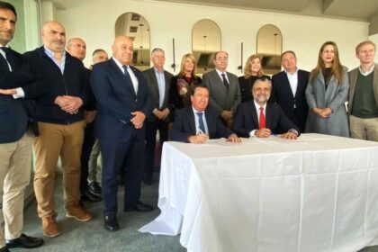 Cristóvão Norte lidera uma comitiva do PSD que vai reunir amanhã em Espanha com Manuel Andrés González, do Partido Popular (PP) de Huelva. O objetivo é «seguir em frente» na ligação ferroviária de alta velocidade (LAV) entre o Algarve e a Andaluzia.