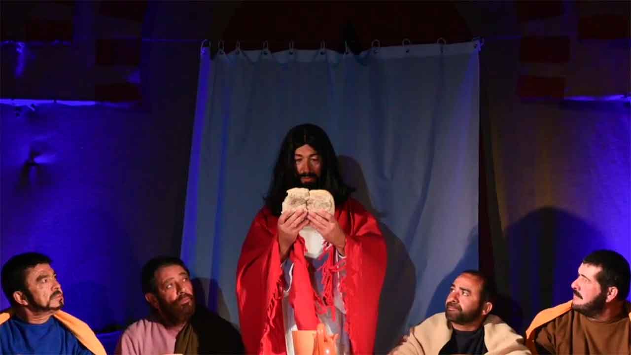A maior Via Sacra ao vivo a sul do Tejo realiza-se em Pêra, concelho de Silves, no domingo, 13 de abril, às 21h00, com início no Largo 25 de Abril.